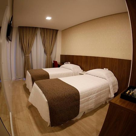 Holiday & Business Hotel - Em Frente Ao Centro De Eventos E Arena Conda Chapecó Szoba fotó