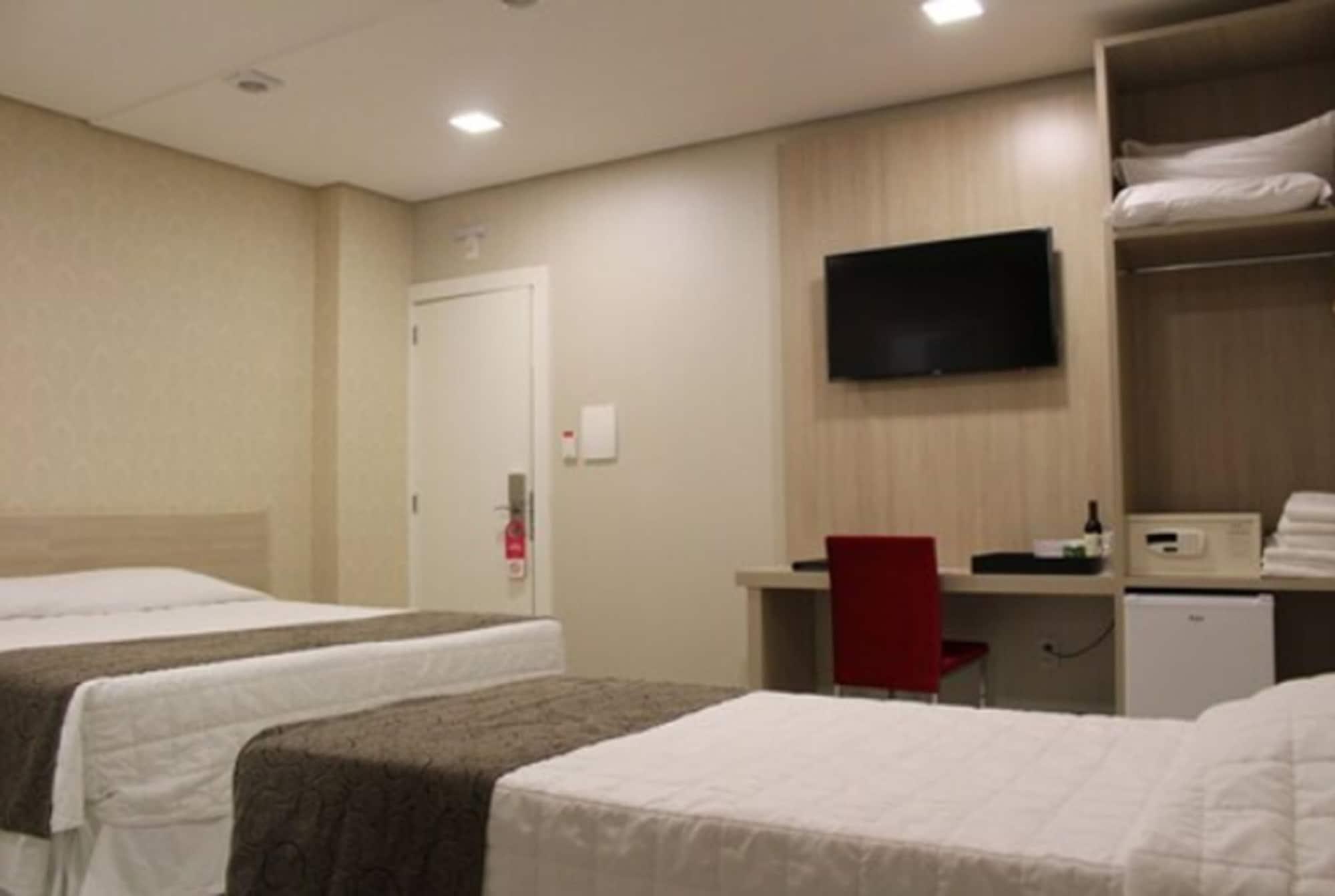 Holiday & Business Hotel - Em Frente Ao Centro De Eventos E Arena Conda Chapecó Kültér fotó