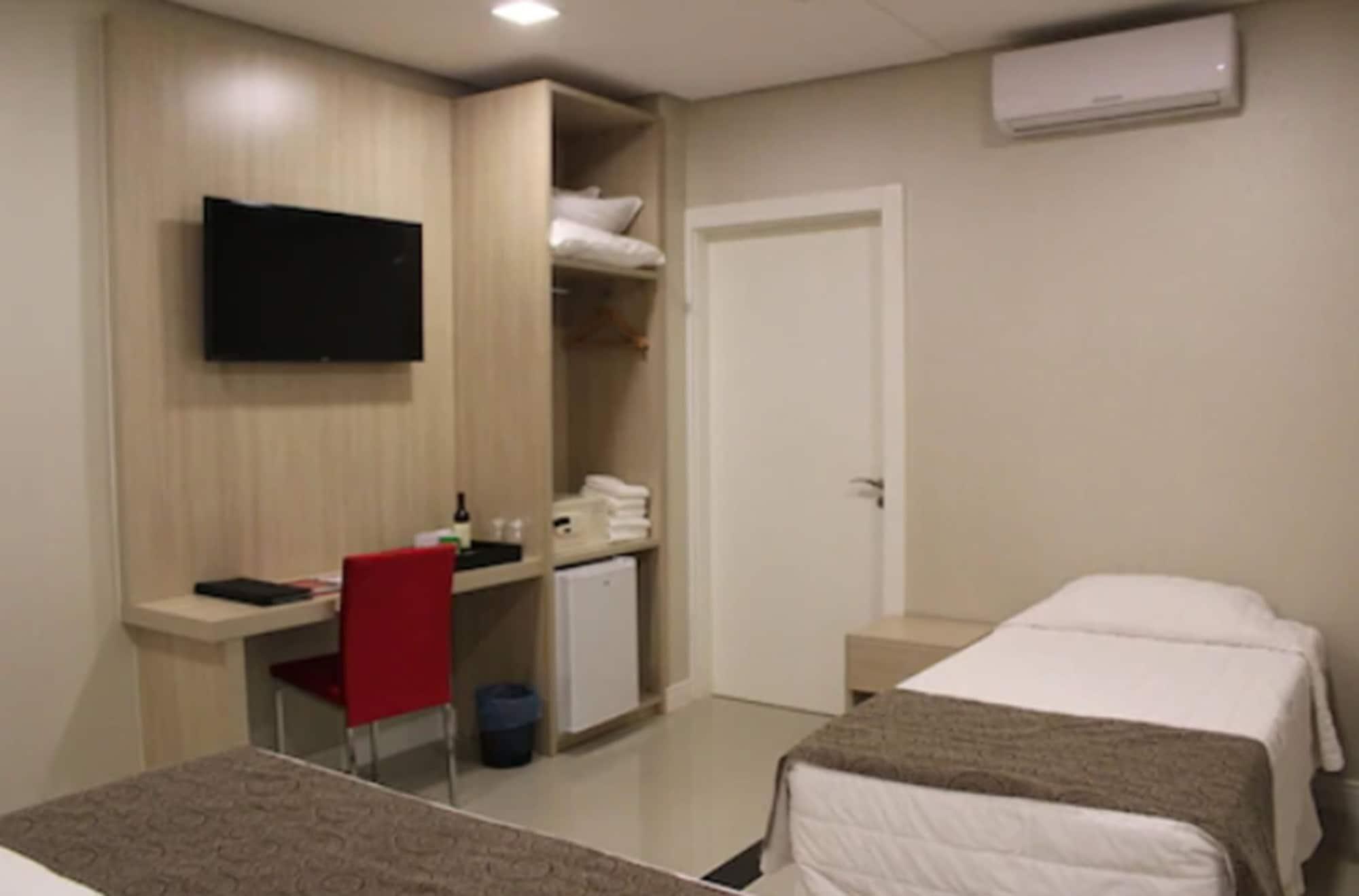 Holiday & Business Hotel - Em Frente Ao Centro De Eventos E Arena Conda Chapecó Kültér fotó