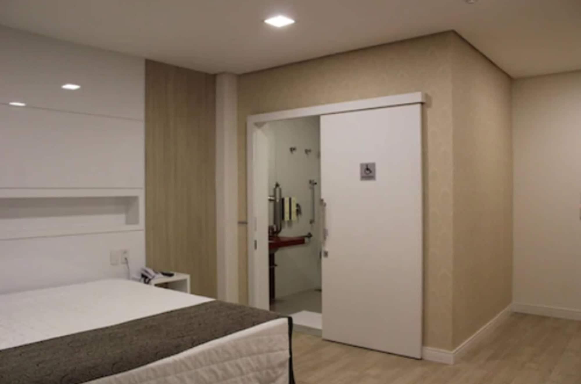 Holiday & Business Hotel - Em Frente Ao Centro De Eventos E Arena Conda Chapecó Kültér fotó