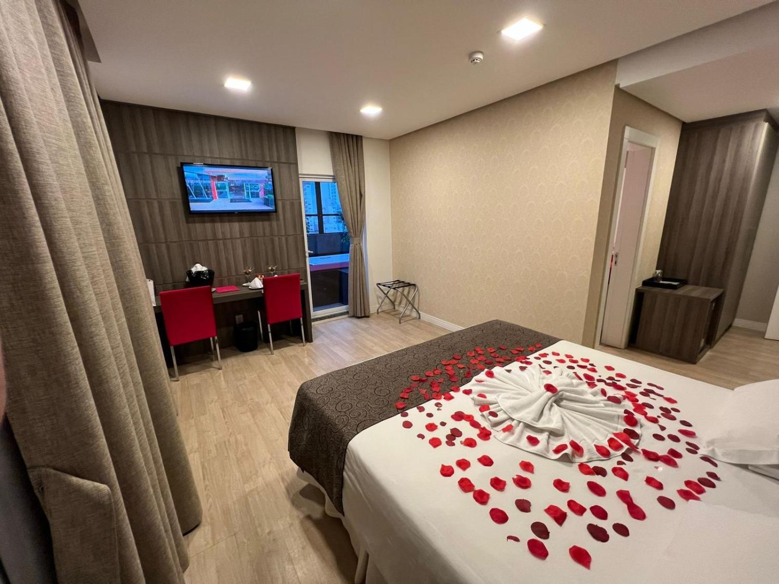 Holiday & Business Hotel - Em Frente Ao Centro De Eventos E Arena Conda Chapecó Kültér fotó